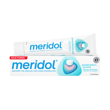 Tuba zubní pasty Meridol pro ochranu dásní na bílém pozadí.